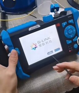 Rugged G-Link TR600 OTDR handheld device with dustproof and shockproof casing for FTTx field use
